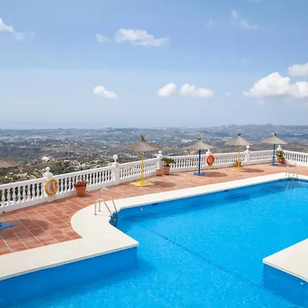 Beautiful Flat In El Mirador Great Views *