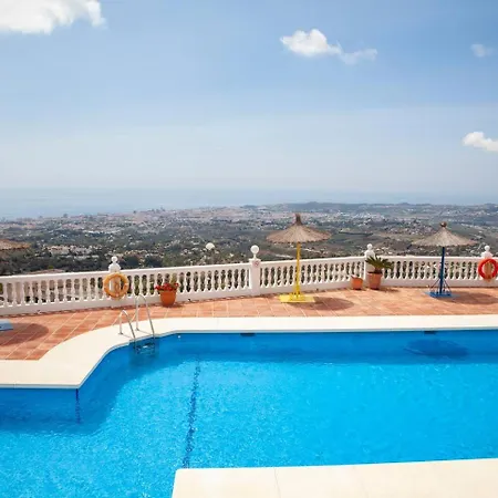 Beautiful Flat In El Mirador Great Views 아파트